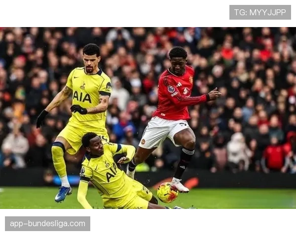 曼城联赛对升班马29场不败，上一支连续30场不败的球队是热刺